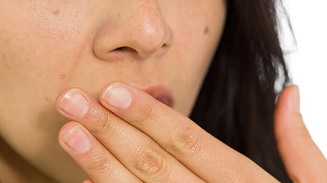 ריח רע מהפה טיפול טבעי הצליח לזוג